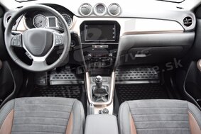 J&J AUTOMOTIVE | Gumové rohože so zvýšeným okrajom pre Suzuki Vitara cross 2015-vyššie